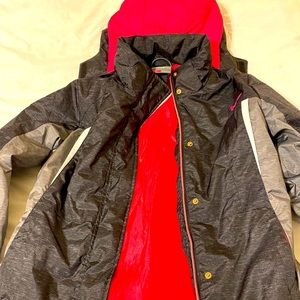 Girl’s hooded puffer coat